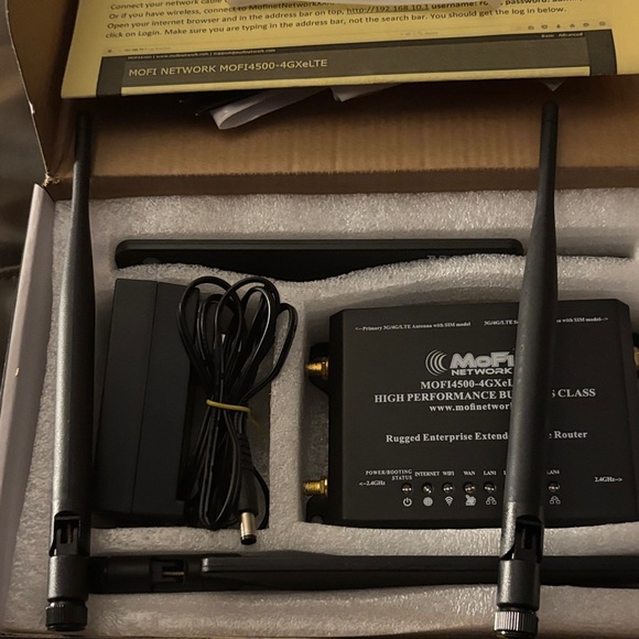 Black 3G/4G/LTE Router - Picture 3 of 6